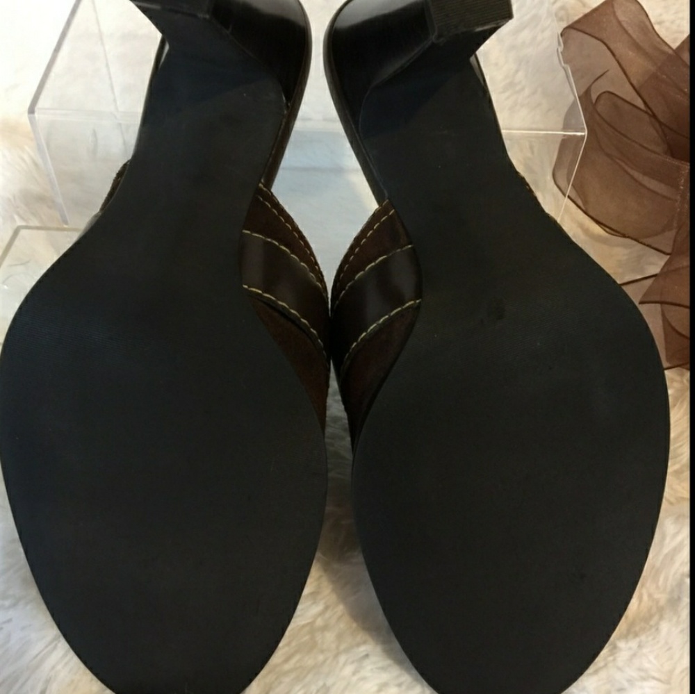 Brown suede and leather mules - Picture 2 of 6